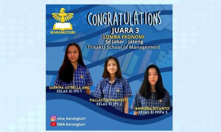 Congratulations! Sabrina,Pallastia,Annora, Kelas XI SMA Karangturi